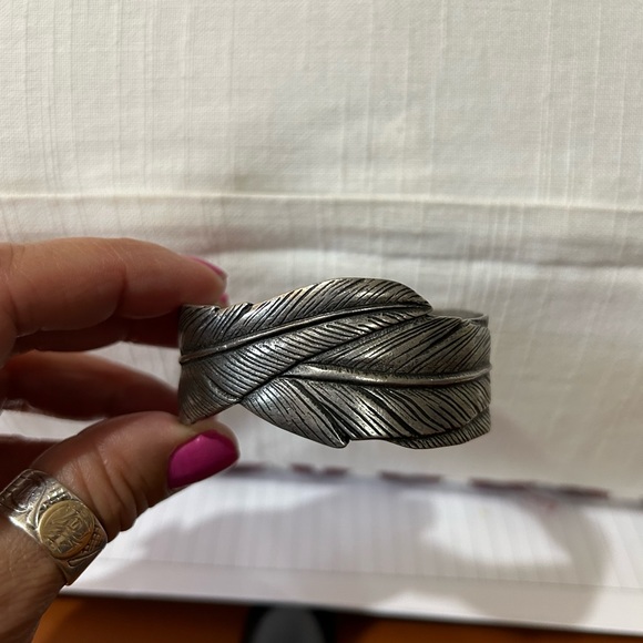Feather bracelet cuff - Picture 7 of 8